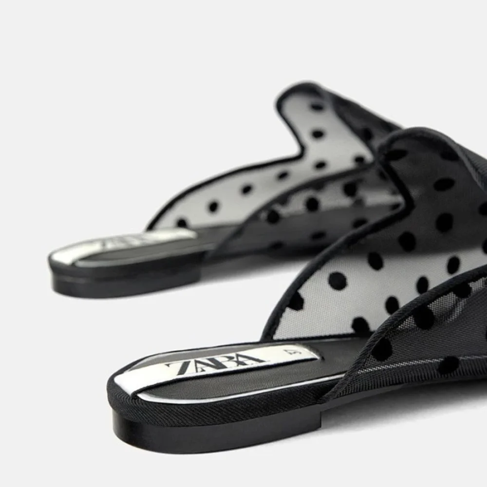 Zara Black Polka Dot Flats - Picture 2 of 7